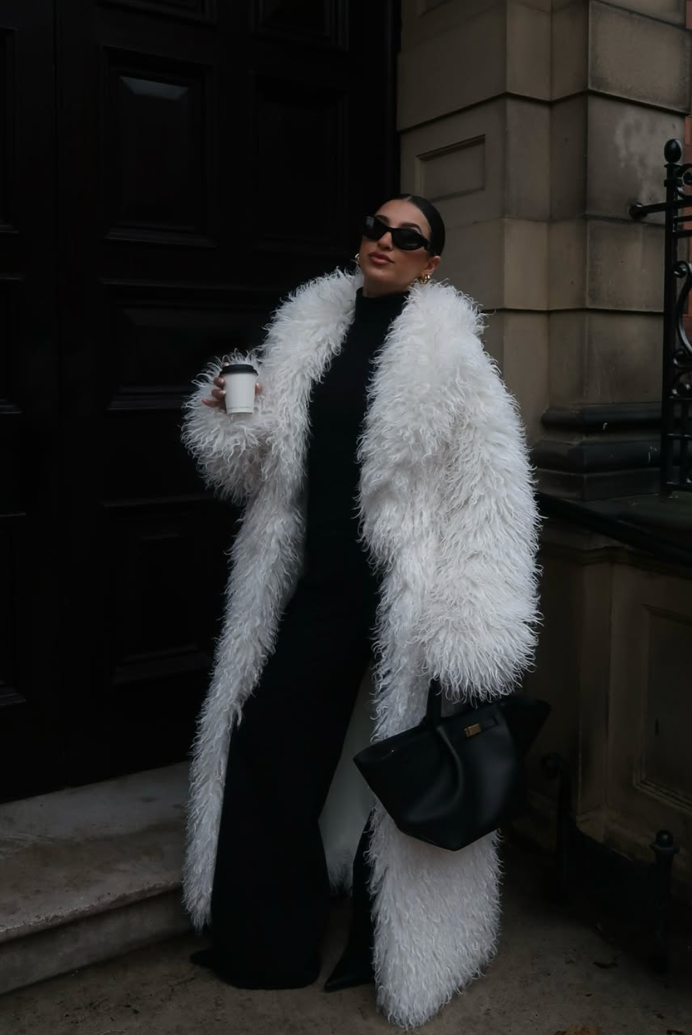 The Best Ski Outfit Guide – 15+ Ideas You’ll Love